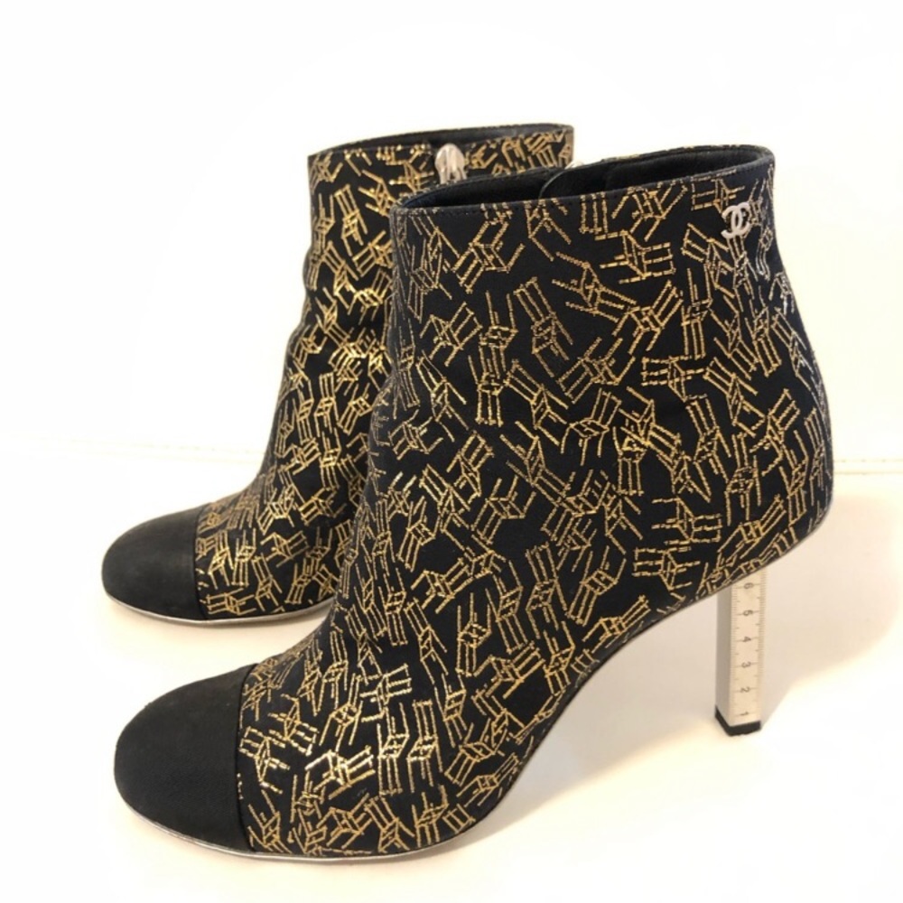 Chanel Black And Gold Fabric embroidered Ankle boots Size 39
